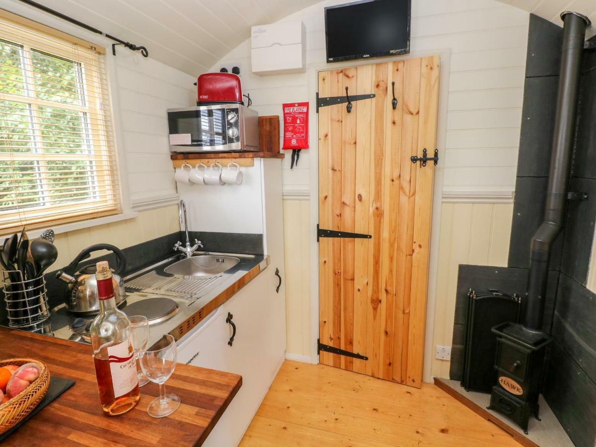 Shepherds Hut - The Crook Milford Haven Buitenkant foto